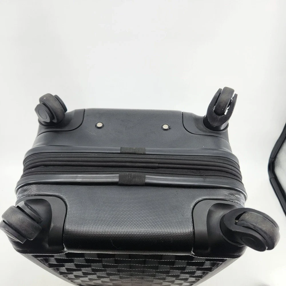 Samsonite 22 Inch Black Expandable Hard Side Spinner Carry On Luggage Suitcase